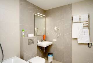 Отель Arena Summit Apart Hotel Киев Апартаменты-студио с гидромассажной ванной-25